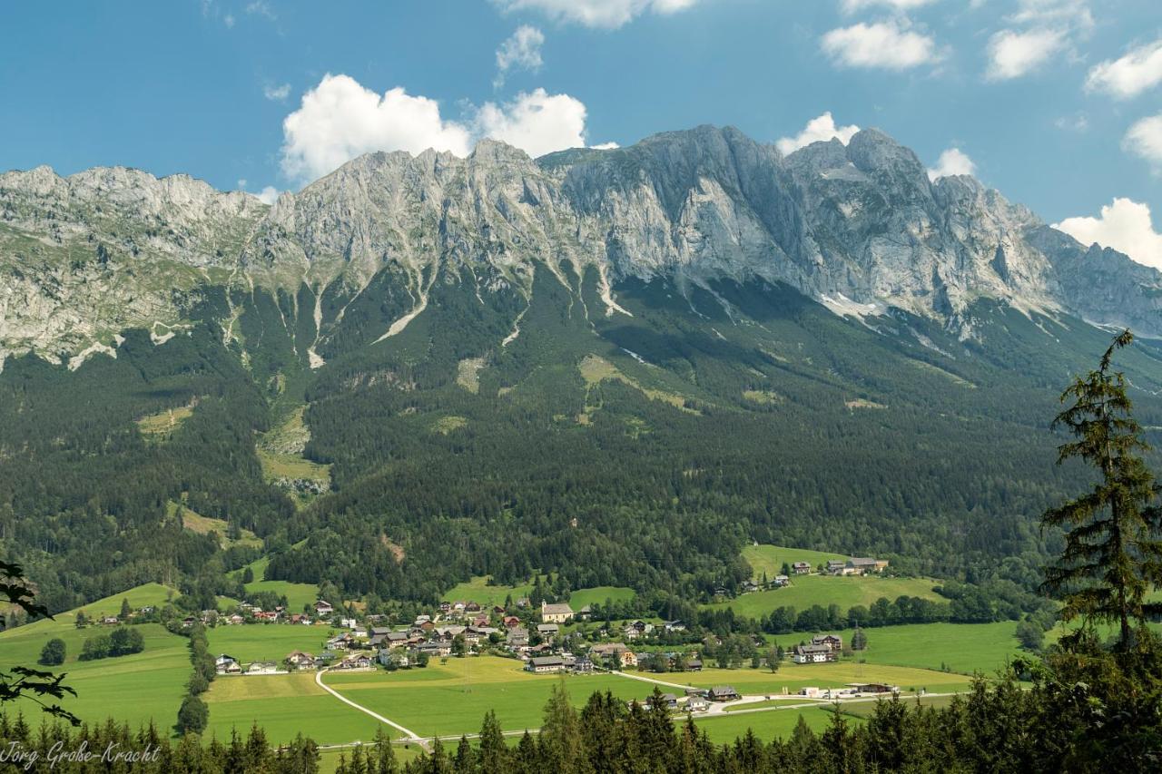 Mayer - Wirtshaus Und Dorfhotel Sankt Martin am Grimming Exteriör bild