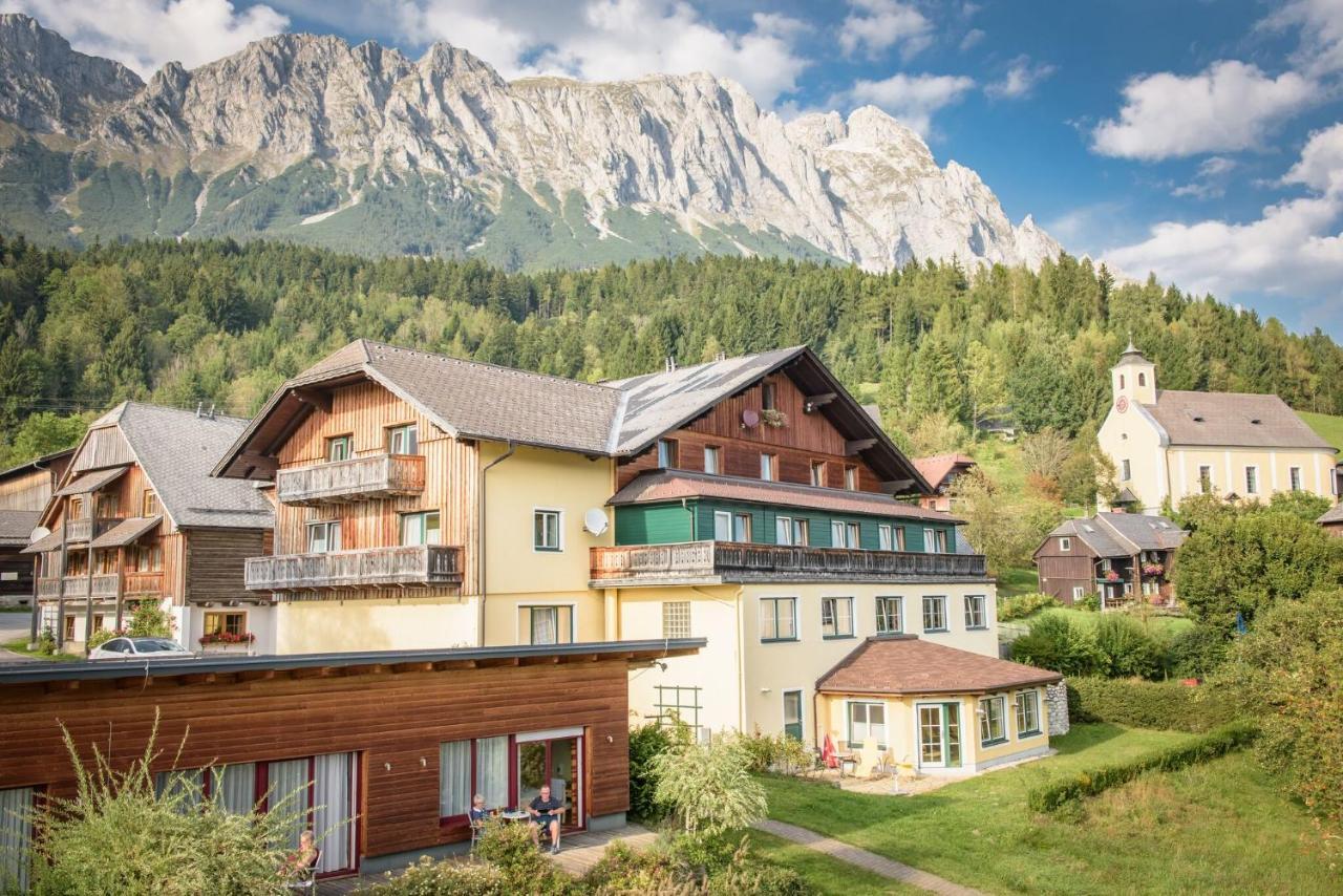 Mayer - Wirtshaus Und Dorfhotel Sankt Martin am Grimming Exteriör bild