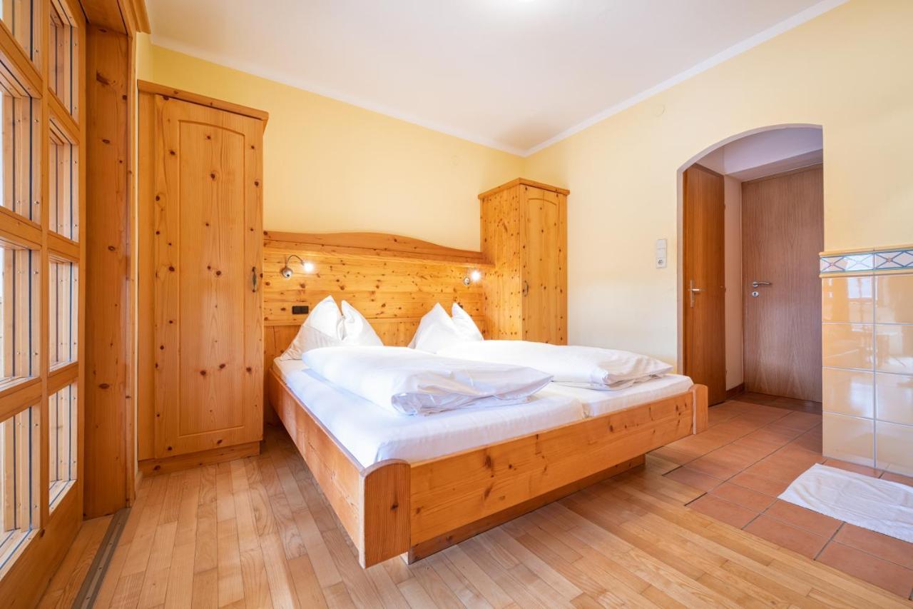 Mayer - Wirtshaus Und Dorfhotel Sankt Martin am Grimming Exteriör bild