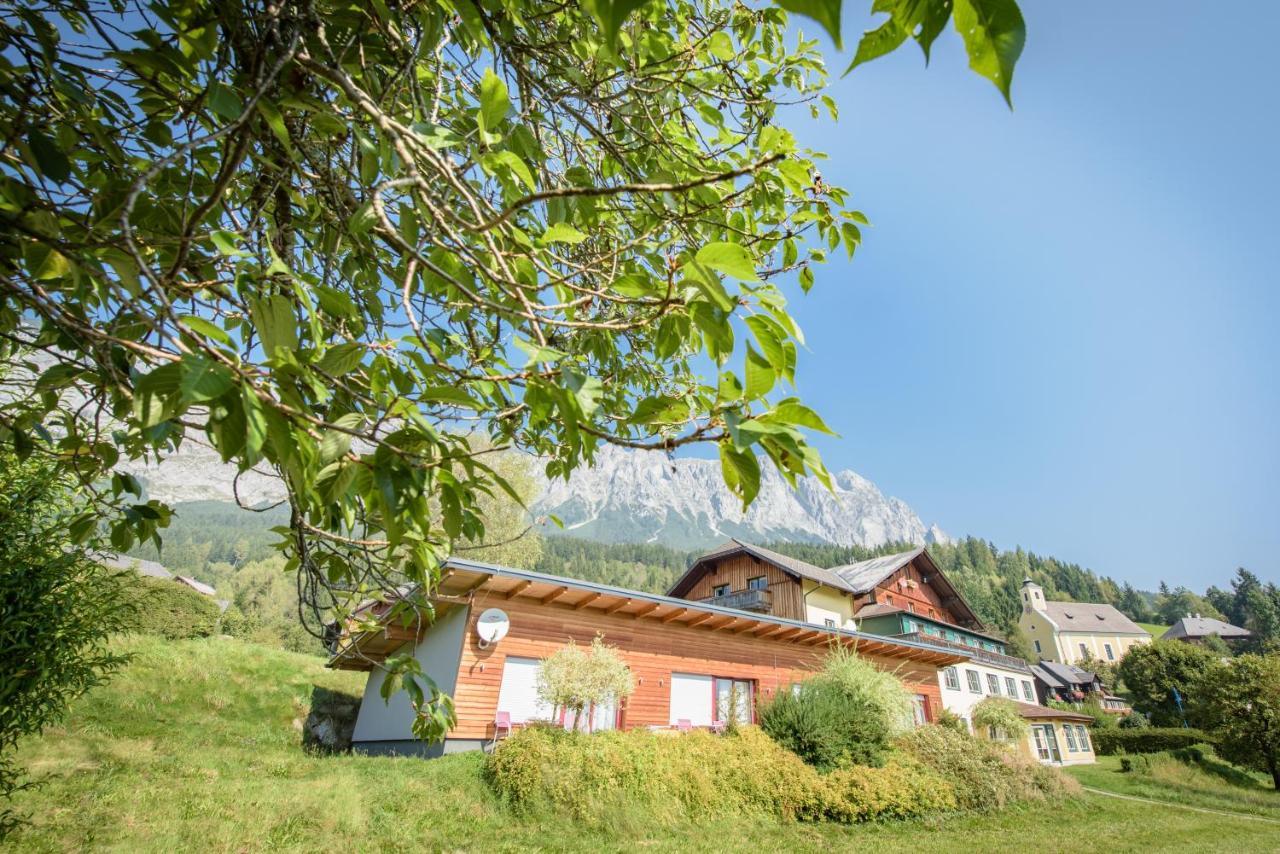 Mayer - Wirtshaus Und Dorfhotel Sankt Martin am Grimming Exteriör bild