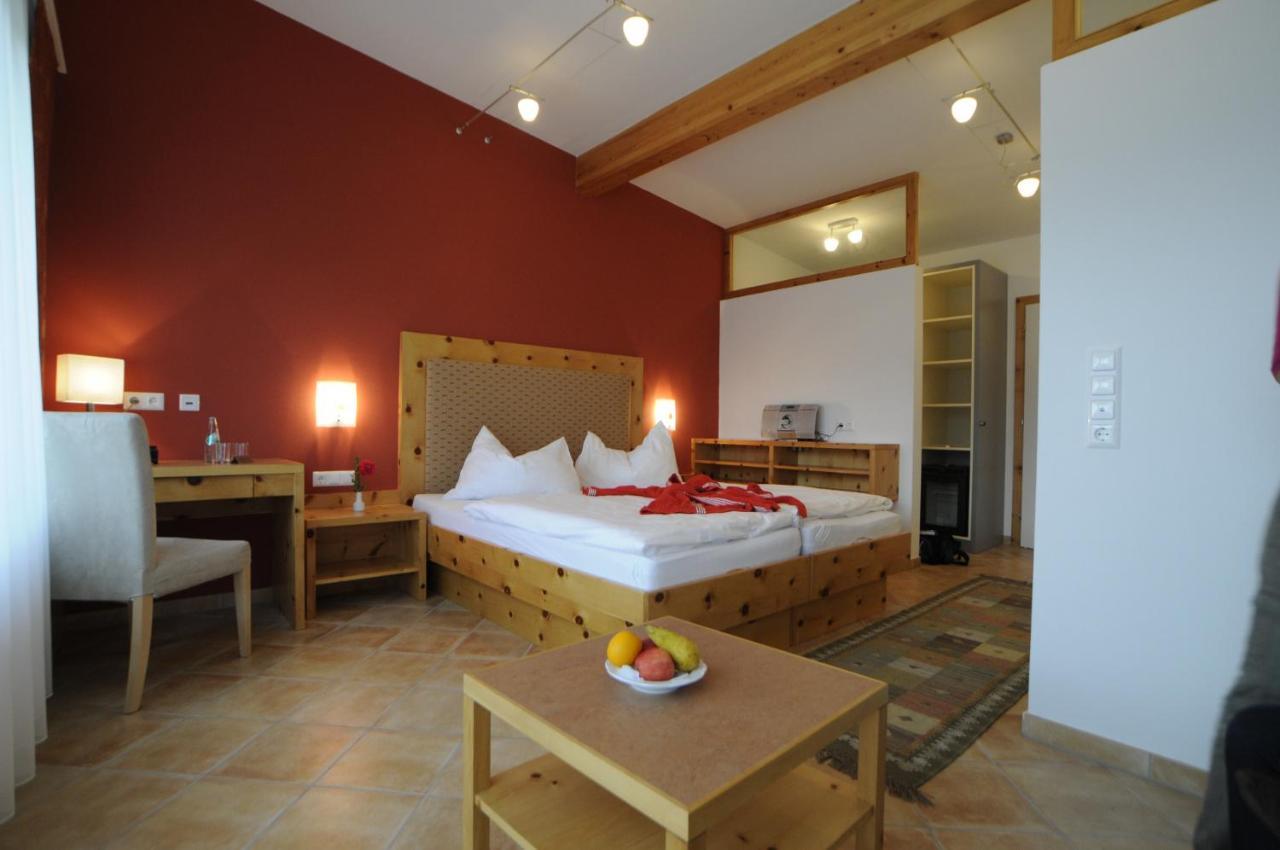 Mayer - Wirtshaus Und Dorfhotel Sankt Martin am Grimming Exteriör bild