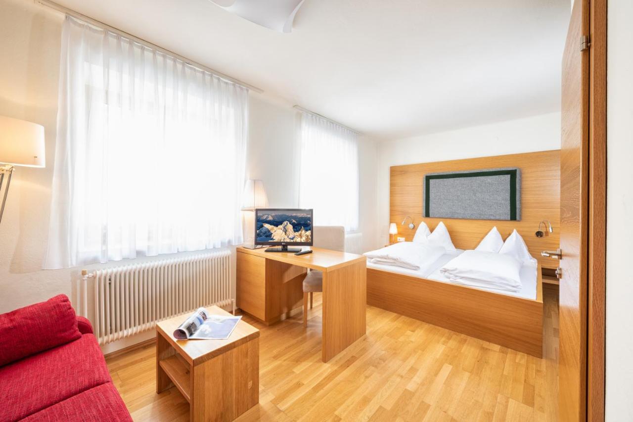 Mayer - Wirtshaus Und Dorfhotel Sankt Martin am Grimming Exteriör bild